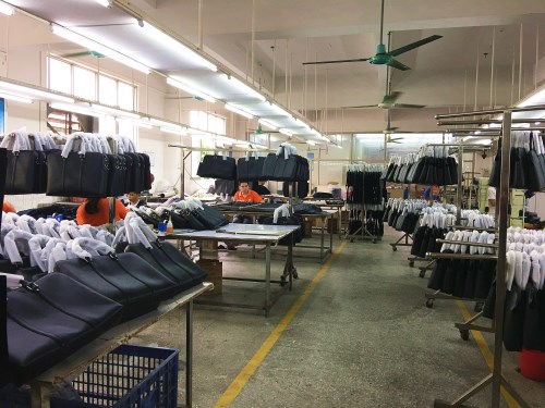 廣州男包廠家八股文皮具廠